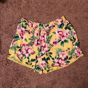Hollister floral yellow cotton shorts